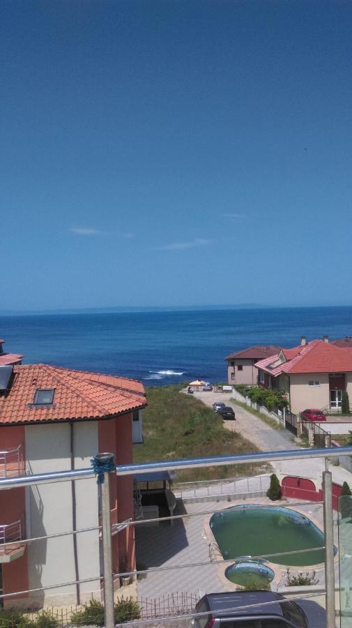 Family Hotel Coral Sozopol Bagian luar foto
