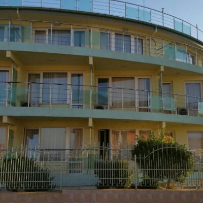 Family Hotel Coral Sozopol Bagian luar foto