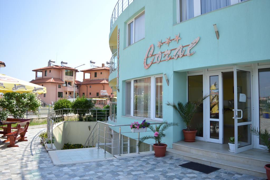 Family Hotel Coral Sozopol Bagian luar foto