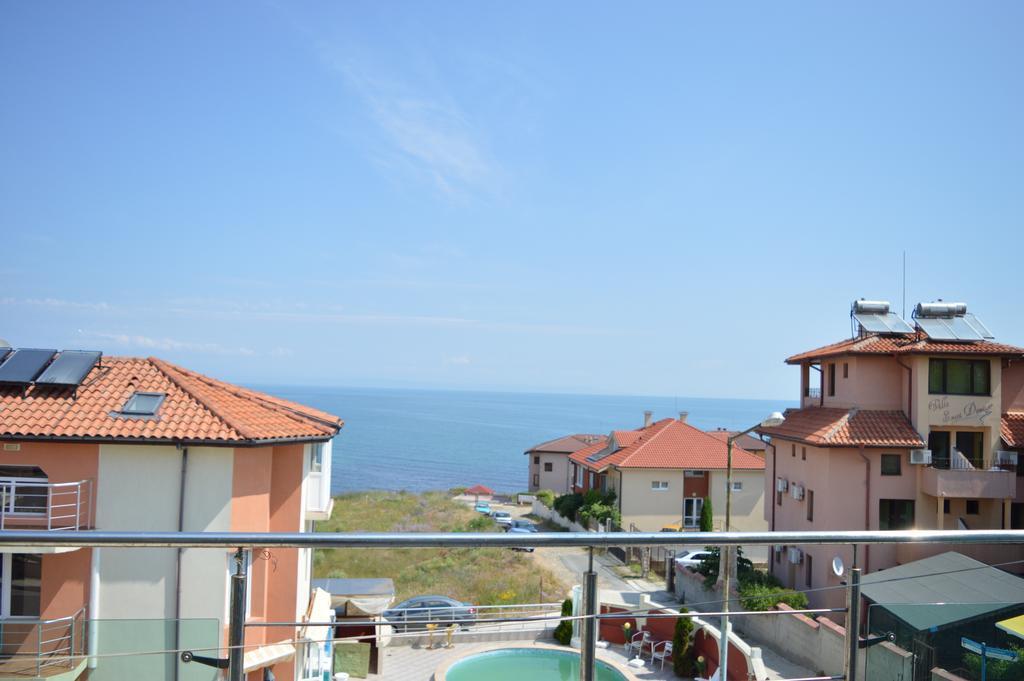Family Hotel Coral Sozopol Ruang foto