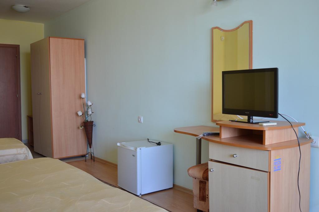 Family Hotel Coral Sozopol Bagian luar foto