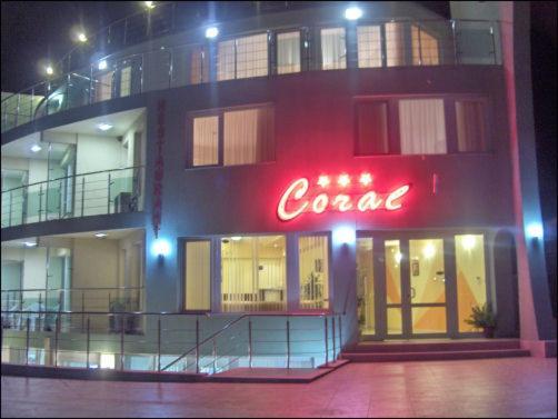 Family Hotel Coral Sozopol Bagian luar foto