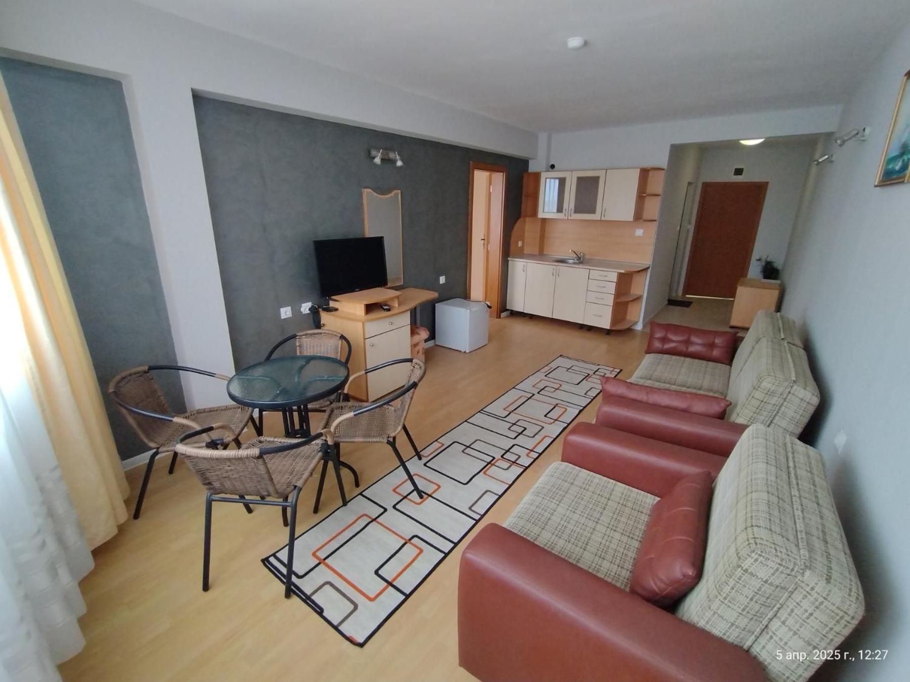 Family Hotel Coral Sozopol Bagian luar foto