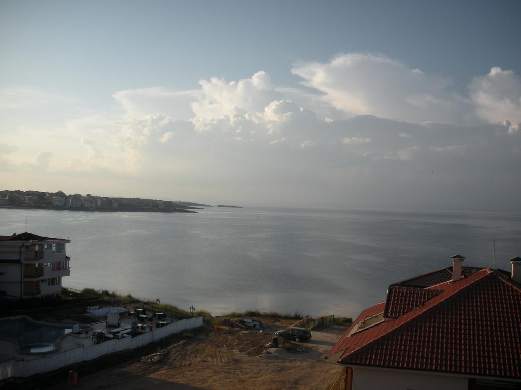 Family Hotel Coral Sozopol Bagian luar foto