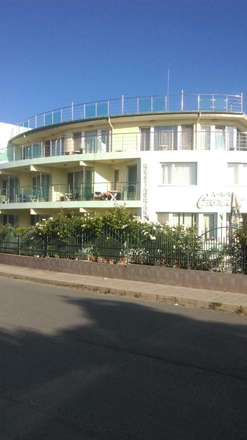 Family Hotel Coral Sozopol Bagian luar foto